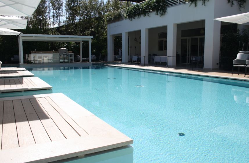 piscina hotel miramonti