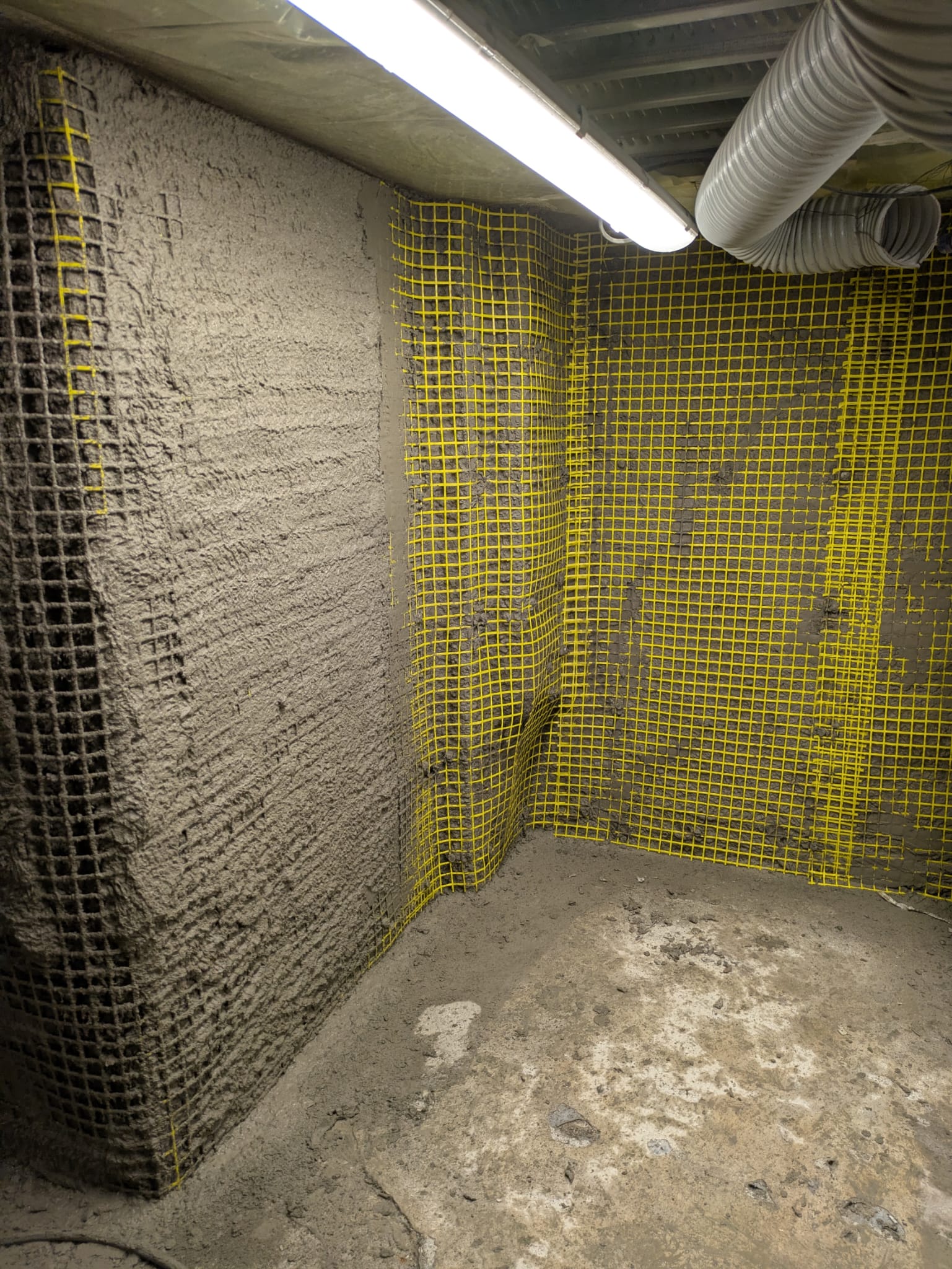 2 Applicazione dell'intonaco Bi Mortar Plaster Seal e rete Revomat