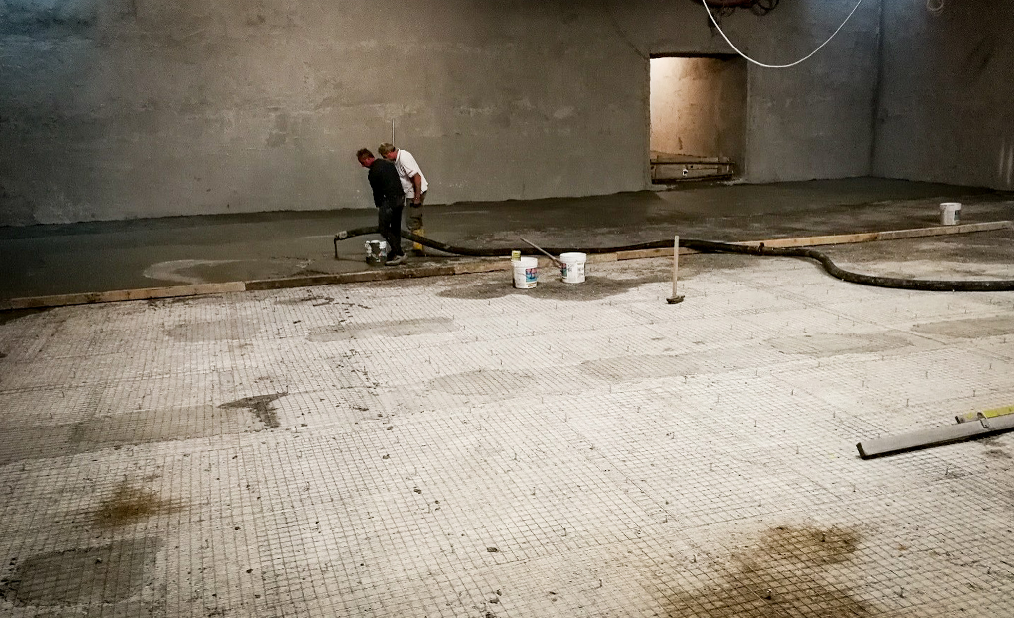 Applicazione di betoncino impermeabile su superfici orizzontali 2